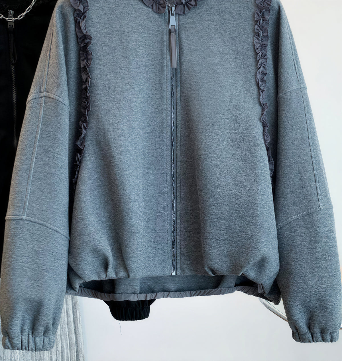 「兩色」「秋季新品 」 M-2XL 荷葉邊寬鬆短版夾克