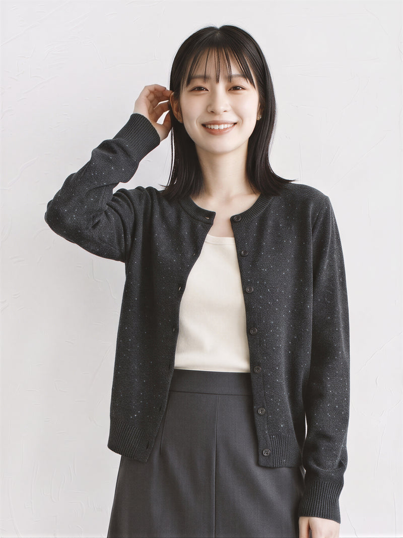 「秋季新品 」「兩色」圓領滿版印花淺米色針織開襟衫