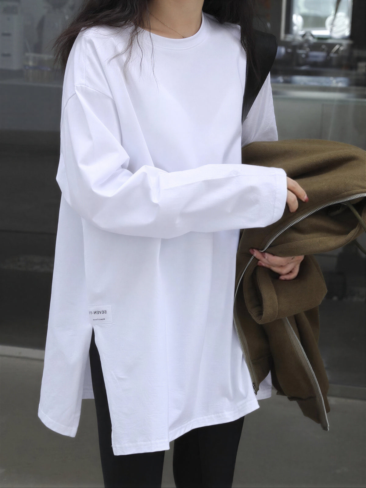 「秋季新品 」「兩色」S-2XL 寬鬆落肩開衩長袖T恤