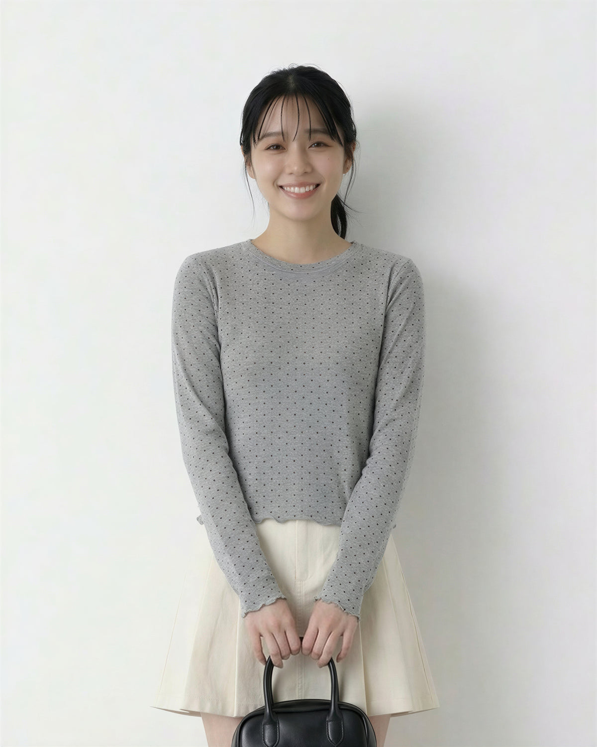細緻小波點木耳邊圓領長袖T恤