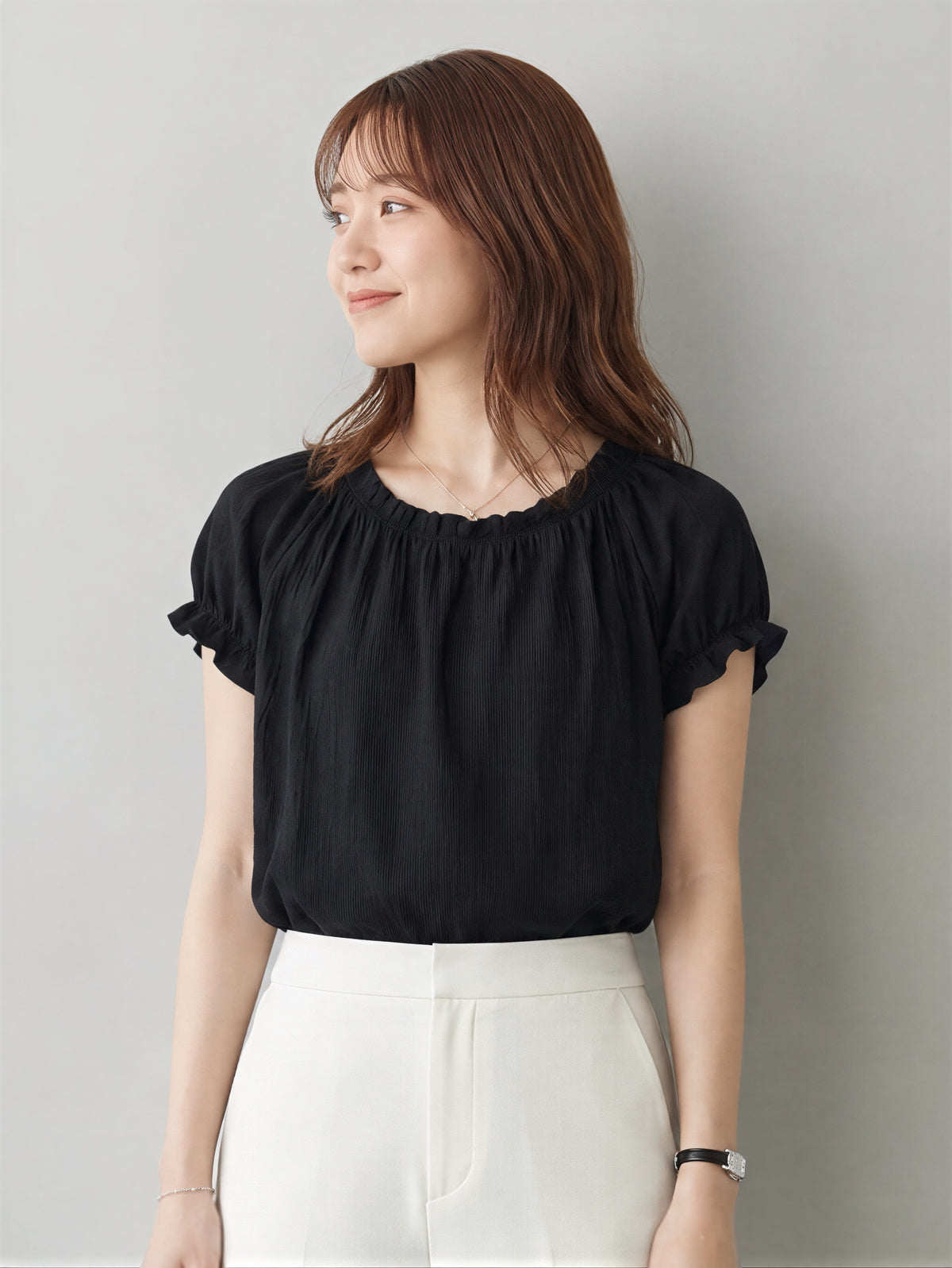 S-2XL 黑色木耳邊抓皺短袖上衣
