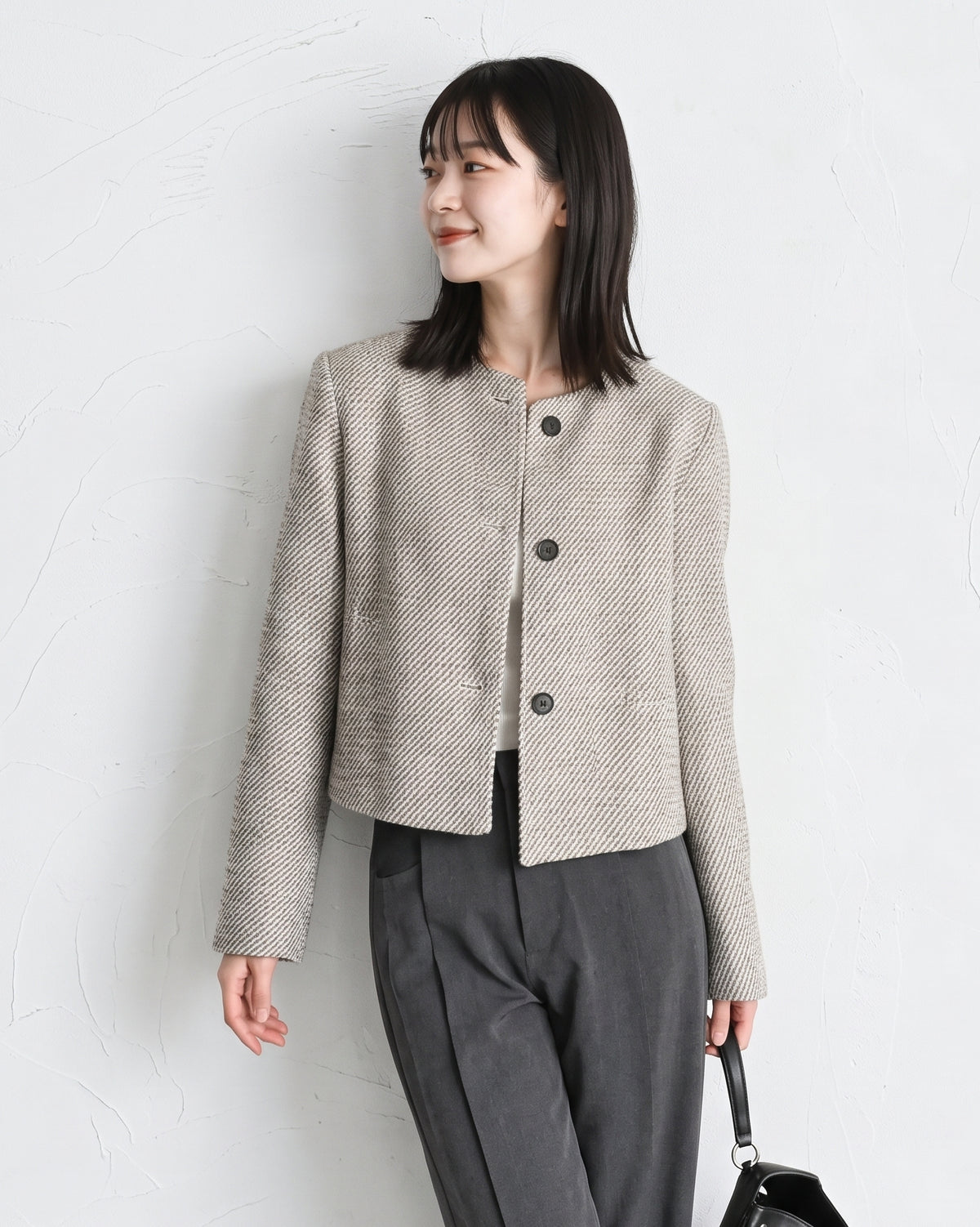 「秋季新品 」圓領立體肩線短版外套