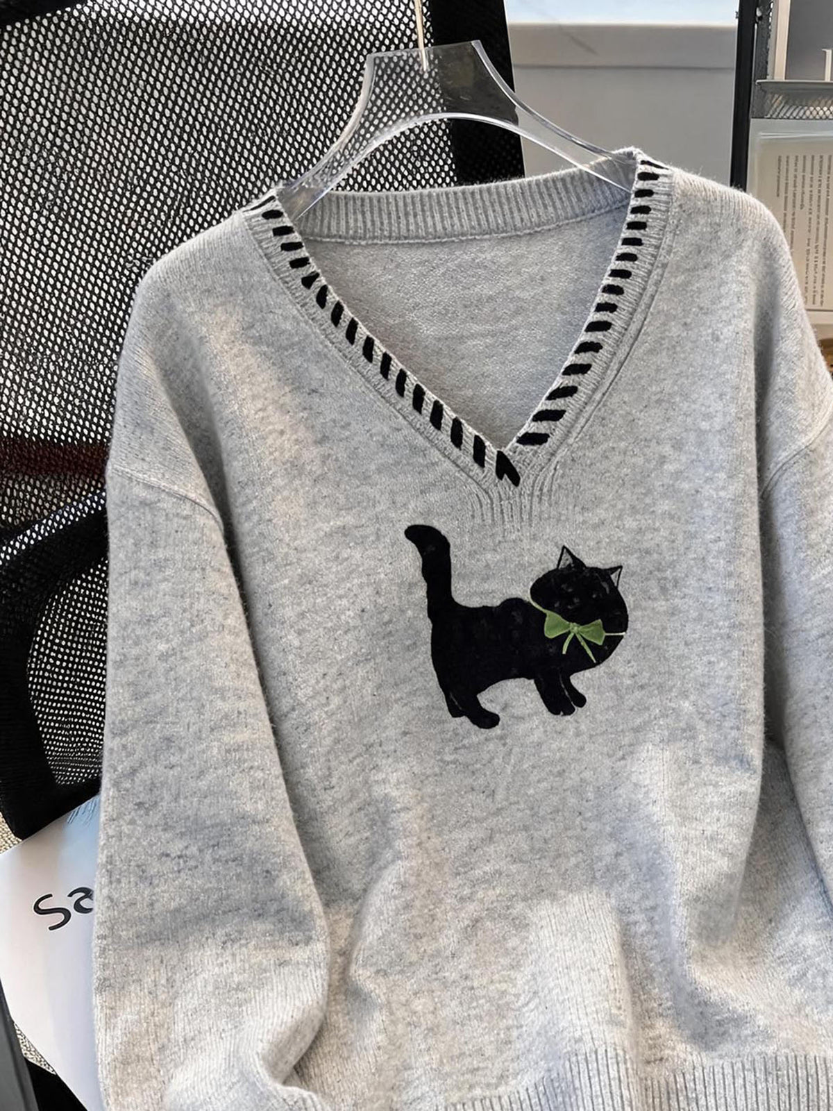 「兩色」S-XL V領鏤空滾邊 | 小貓圖案長袖針織衫