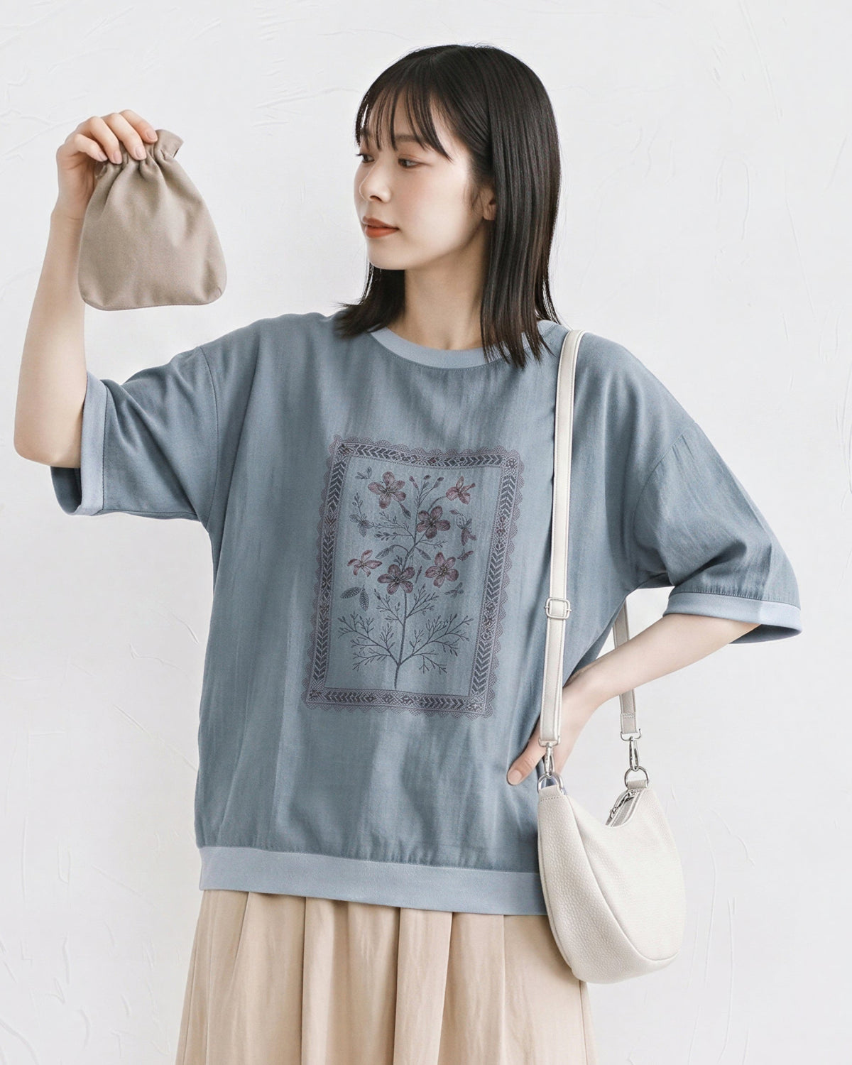 寬鬆落肩 花卉印花T恤-淺藍色-2XL