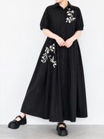 黑色刺繡拼接抽摺短袖洋裝
