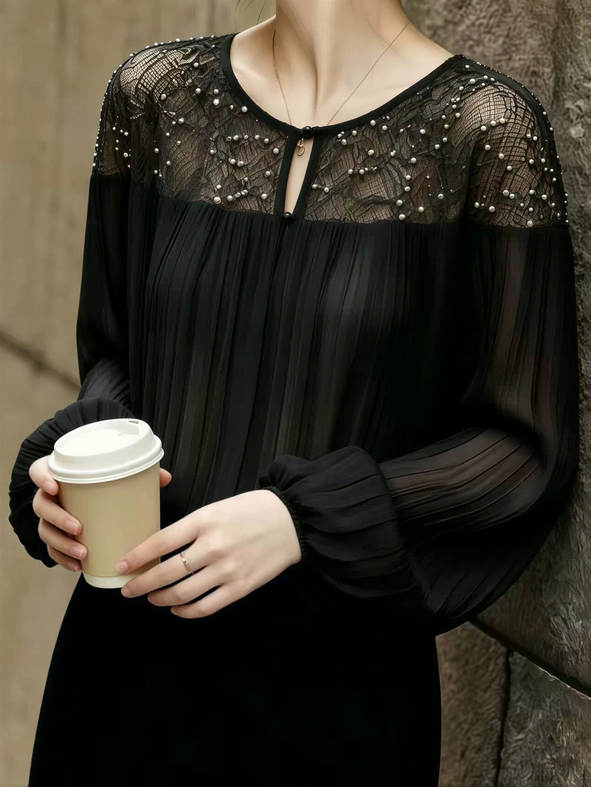 「兩色」「秋季新品 」S-2XL 釘珠刺繡壓褶襯衫