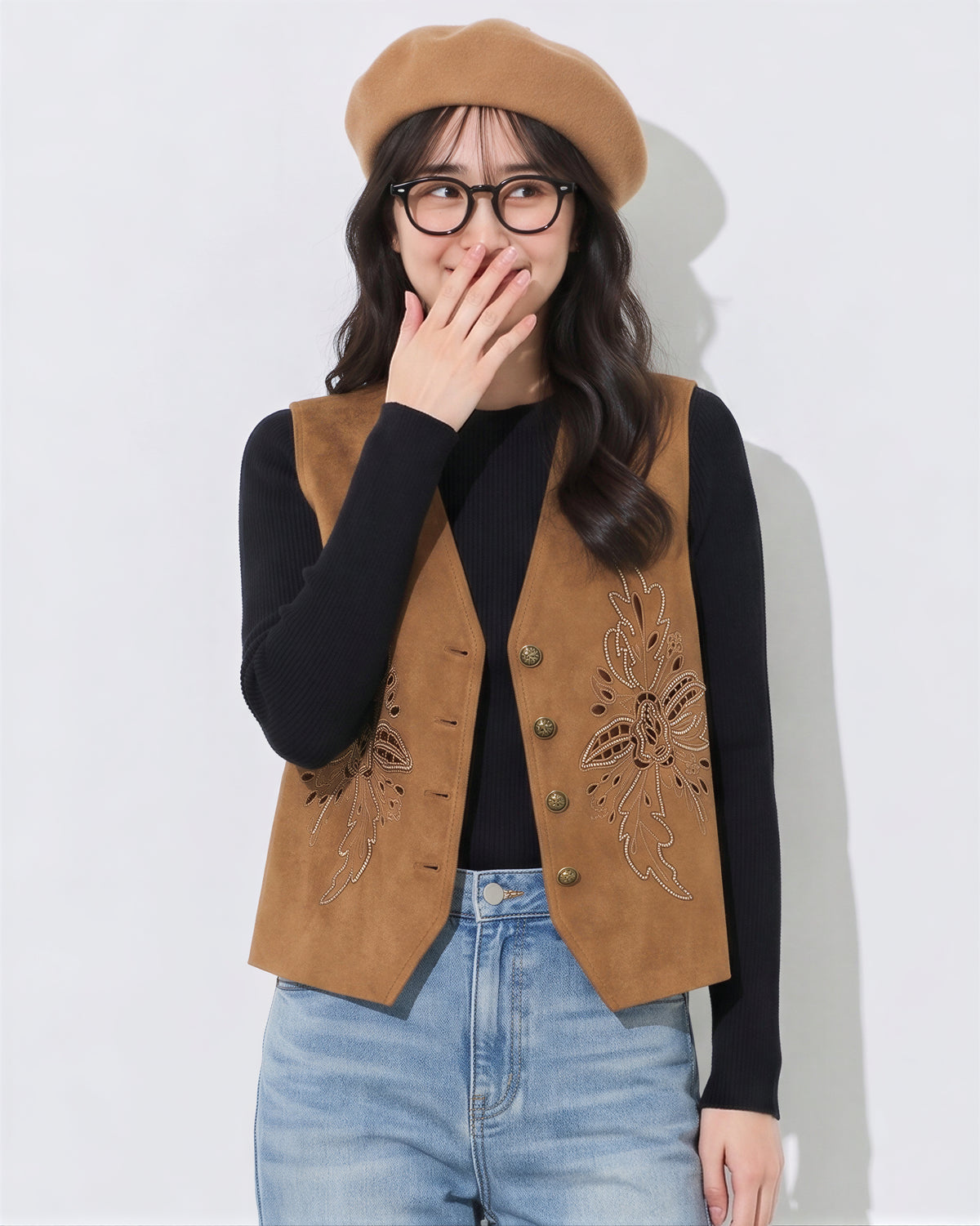 「秋季新品 」M-2XL 刺繡鏤空V領背心
