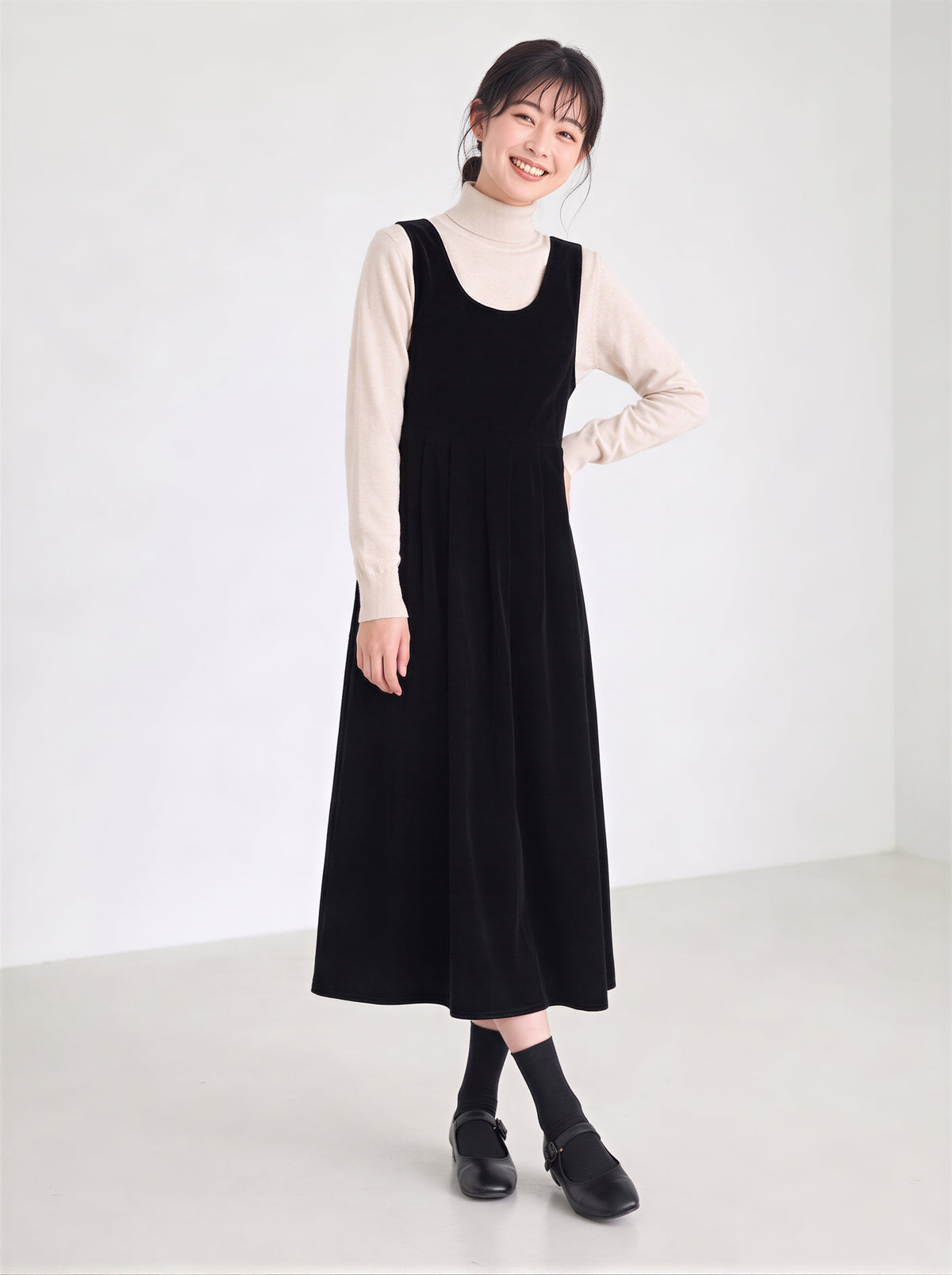 「秋季新品 」蝴蝶結收腰褶襉背帶洋裝