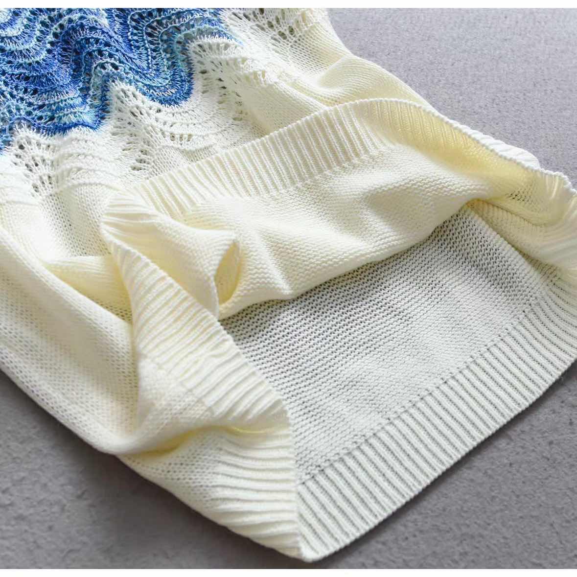 白色波浪鏤空拼色針織衫