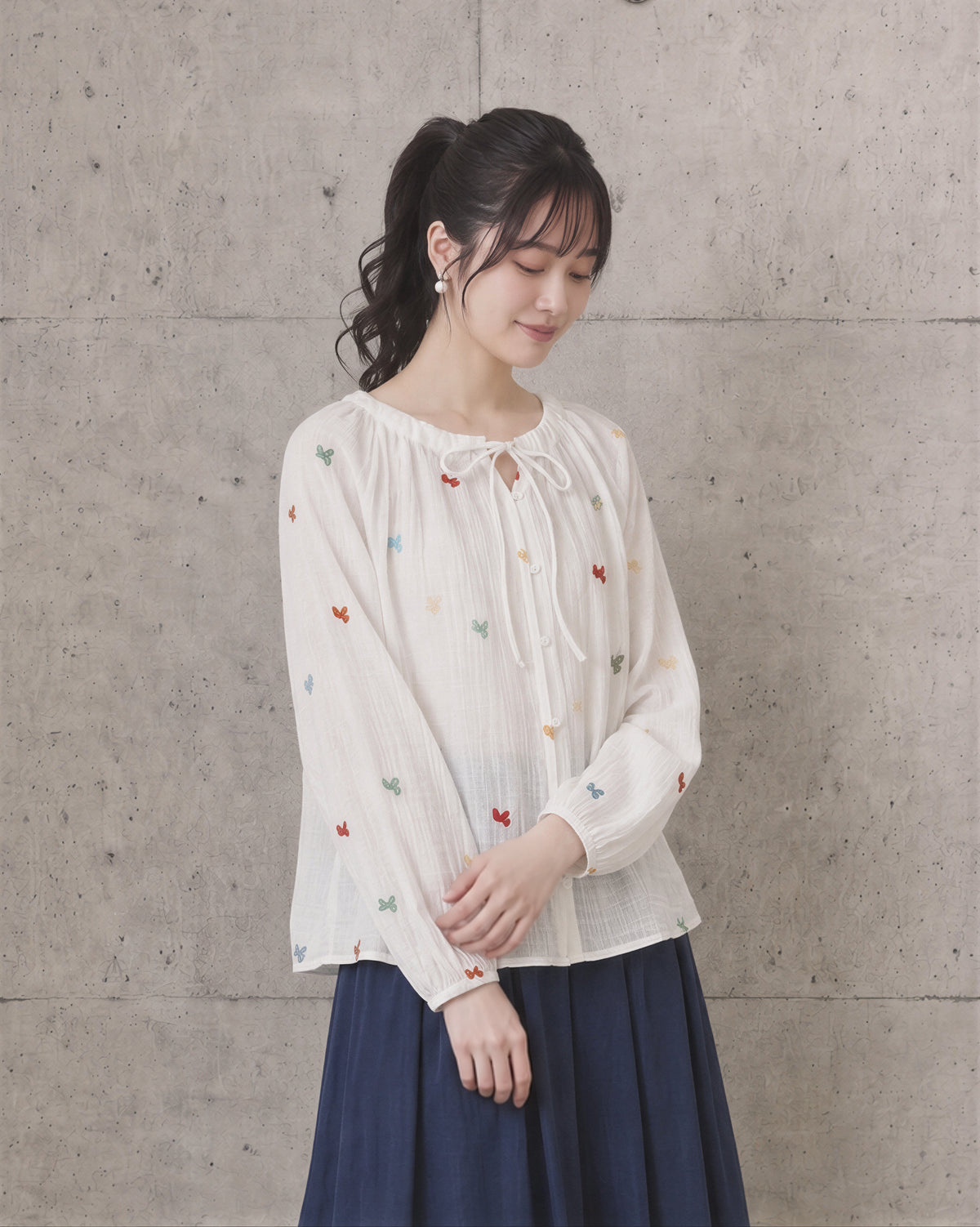 S-XL 白色荷葉邊 | 綁帶刺繡襯衫