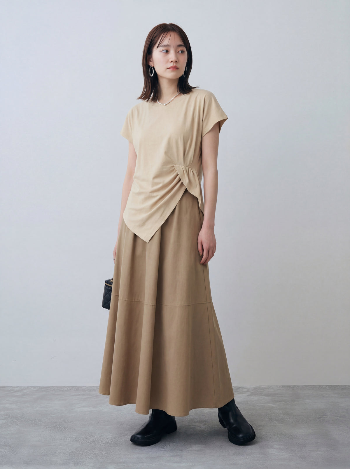 側腰扭結抓褶不規則下襬短袖T恤