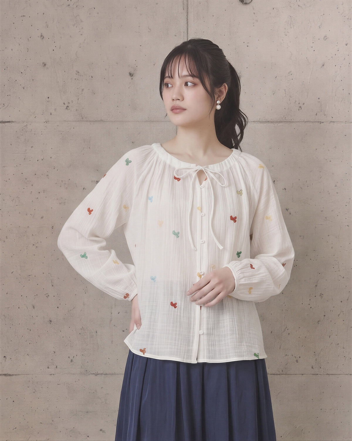 S-XL 白色荷葉邊 | 綁帶刺繡襯衫