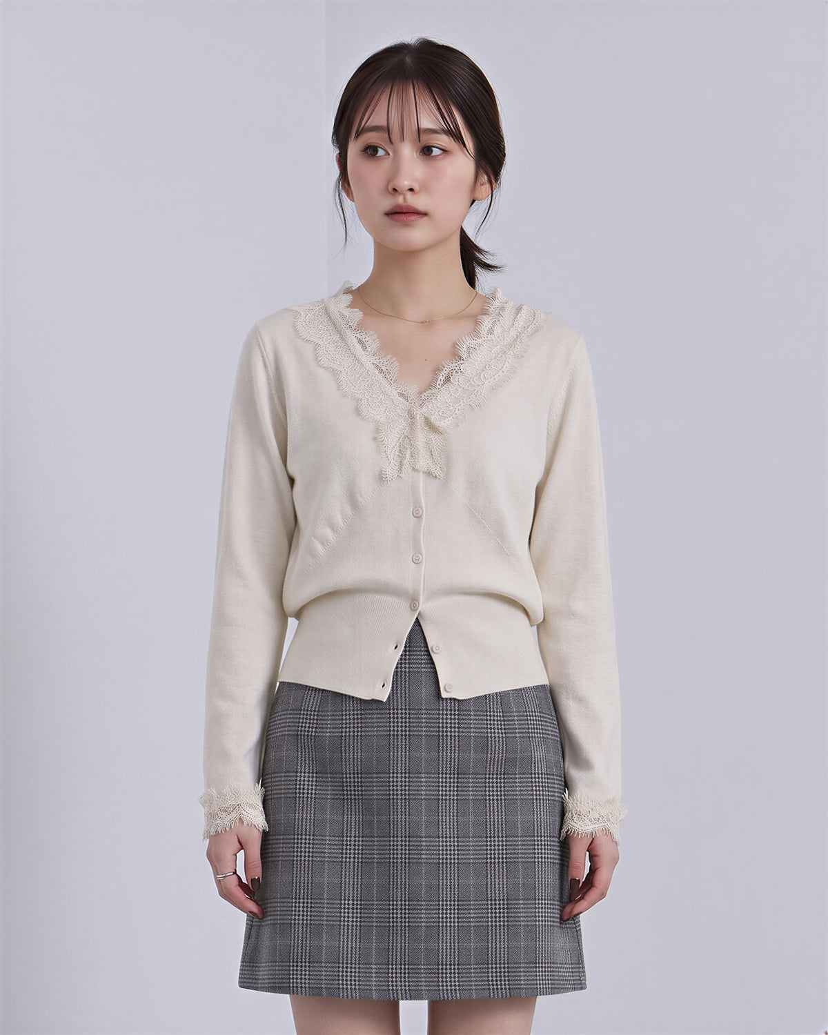 「秋季新品 」「兩色」蕾絲V領修身針織衫