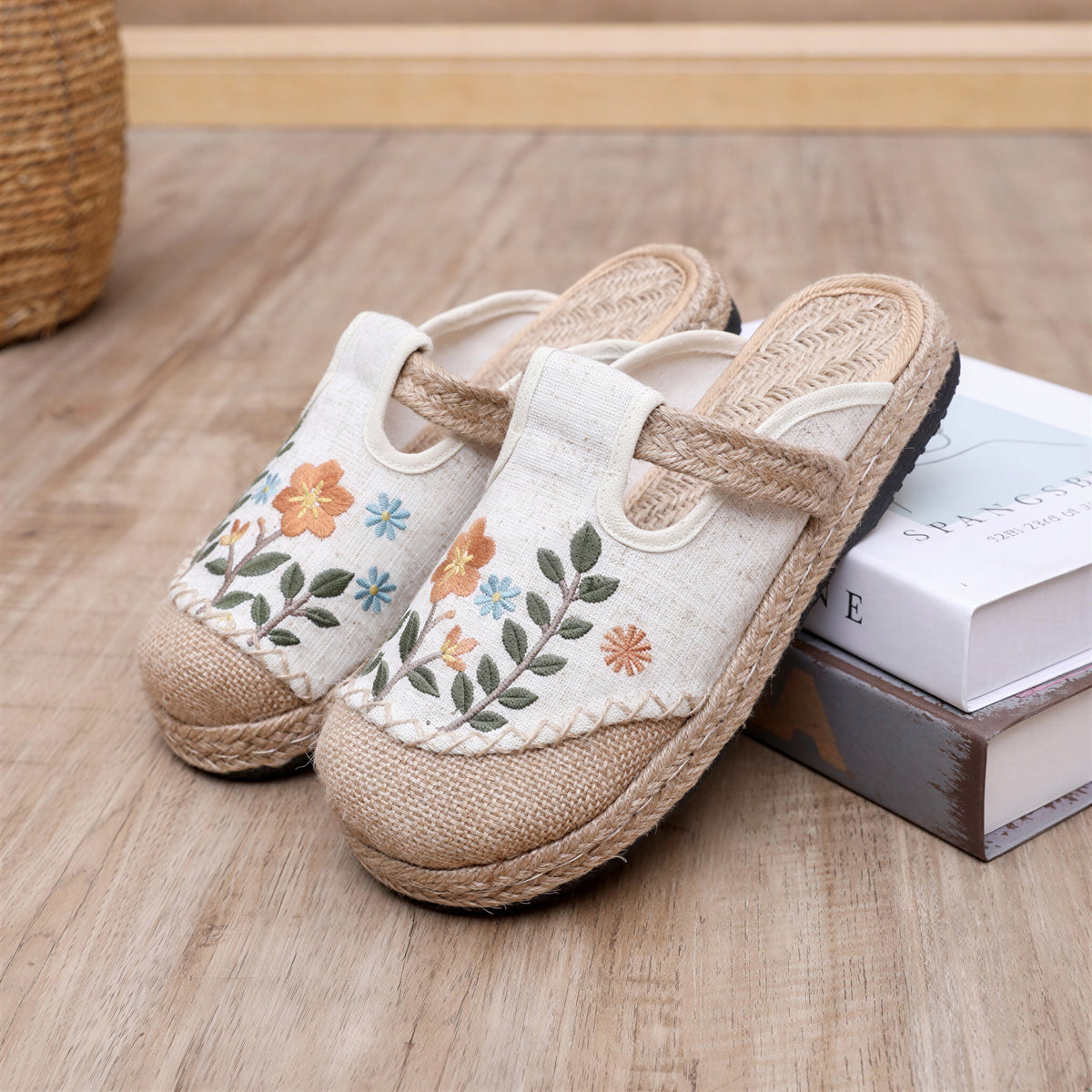 「3色」刺繡草編包頭平底 女款包頭拖鞋