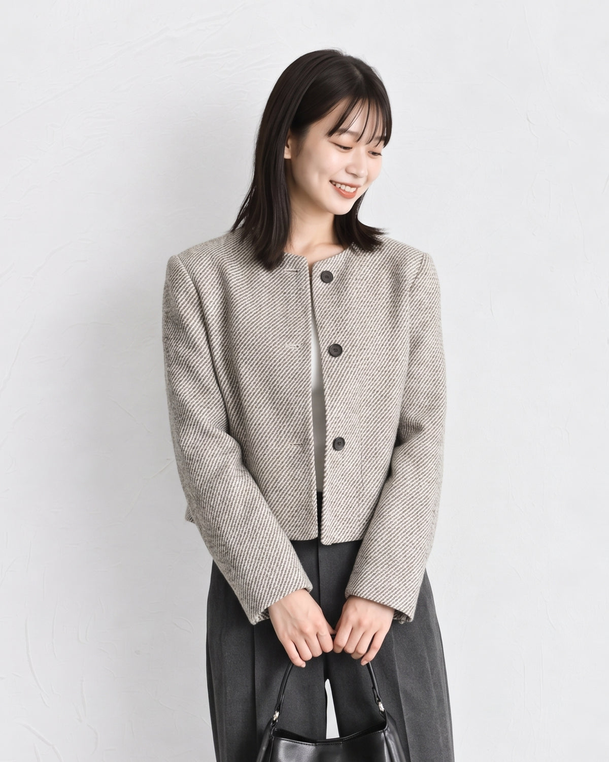 「秋季新品 」圓領立體肩線短版外套