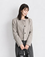 「秋季新品 」圓領立體肩線短版外套