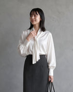「秋季新品 」「兩色」 M-L  飄帶領垂墜感 | 優雅通勤風寬袖長袖襯衫