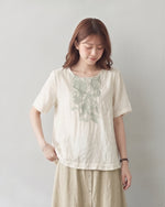 M- 3XL 輕薄柔霧花影 | 方領刺繡寬鬆T恤