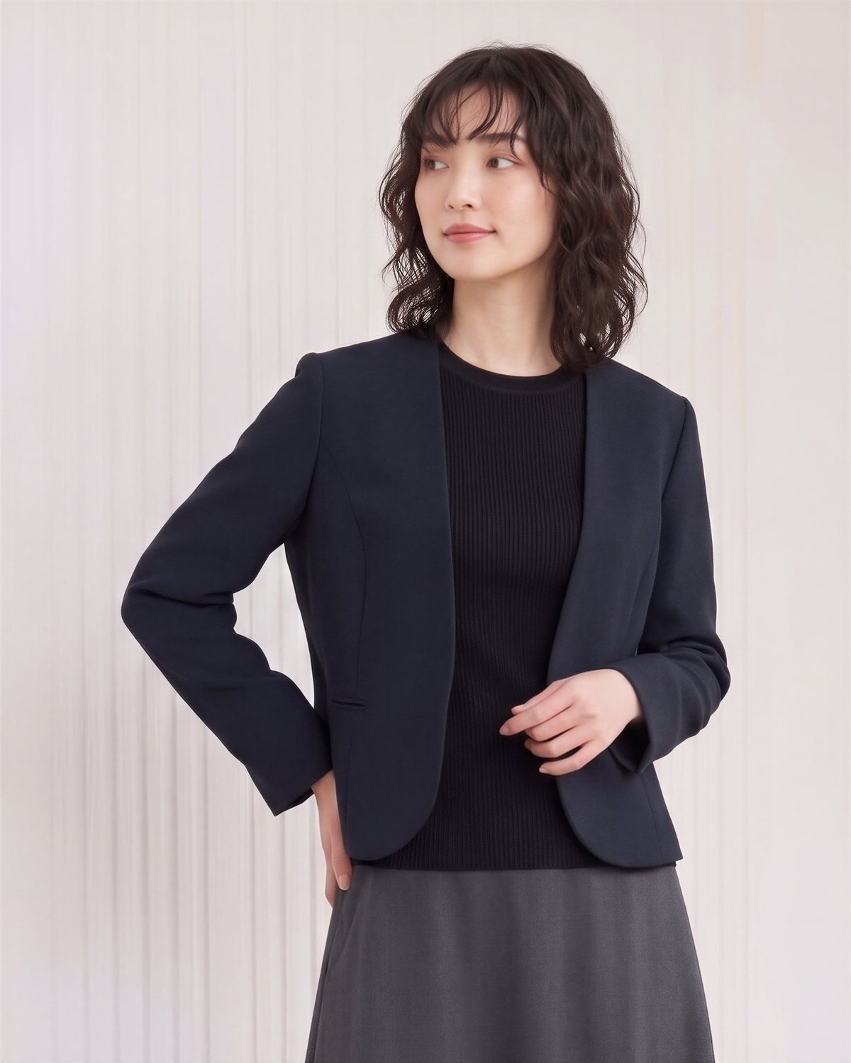「秋季新品 」「兩色」S-2XL 品質圓領短版收腰西裝外套