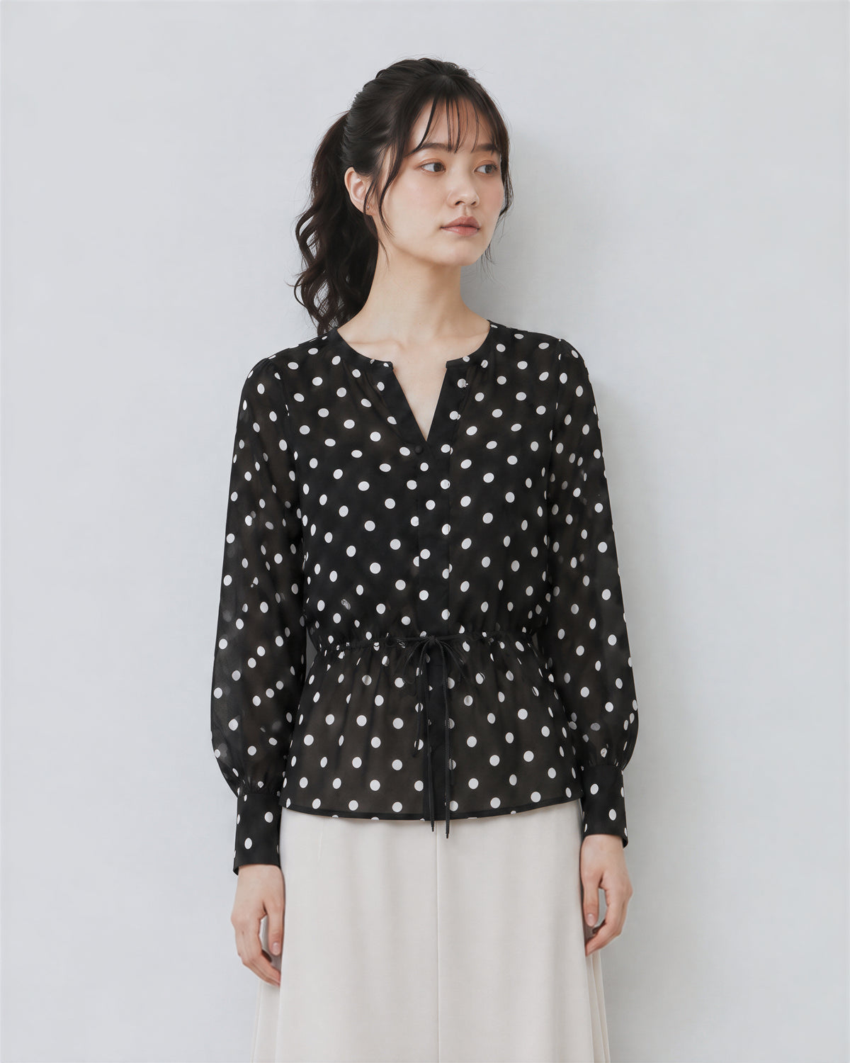 L-4XL 黑底白點收腰襯衫