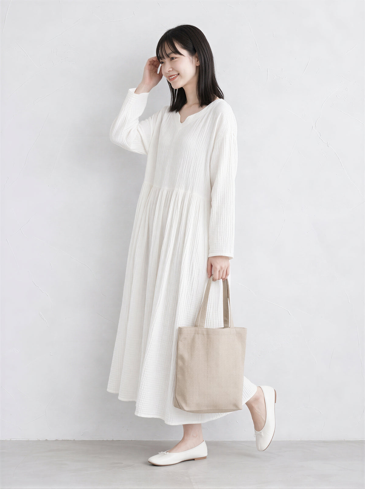 「秋季新品 」「兩色」寬鬆V領抓皺長版洋裝