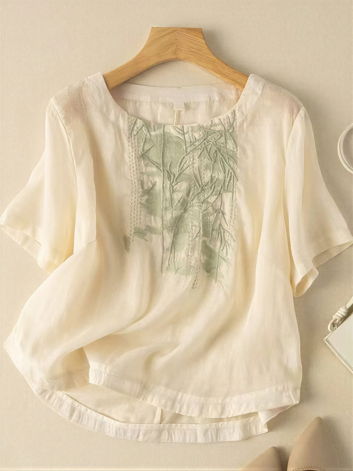 M- 3XL 輕薄柔霧花影 | 方領刺繡寬鬆T恤