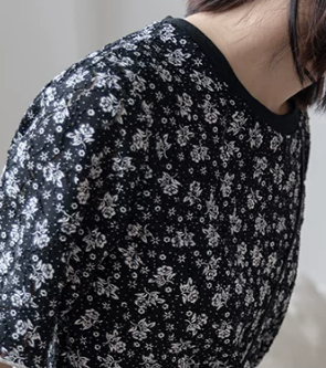 日系刺繡碎花，寬鬆短袖設計感百搭上衣