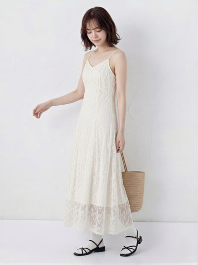 淺米色蕾絲刺繡V領細肩帶洋裝-淺米色-XL