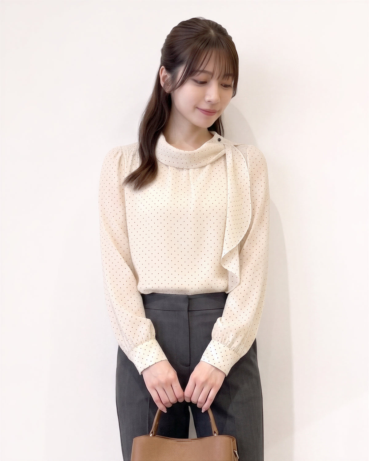 S-XL 米色波點木耳邊立領長袖襯衫