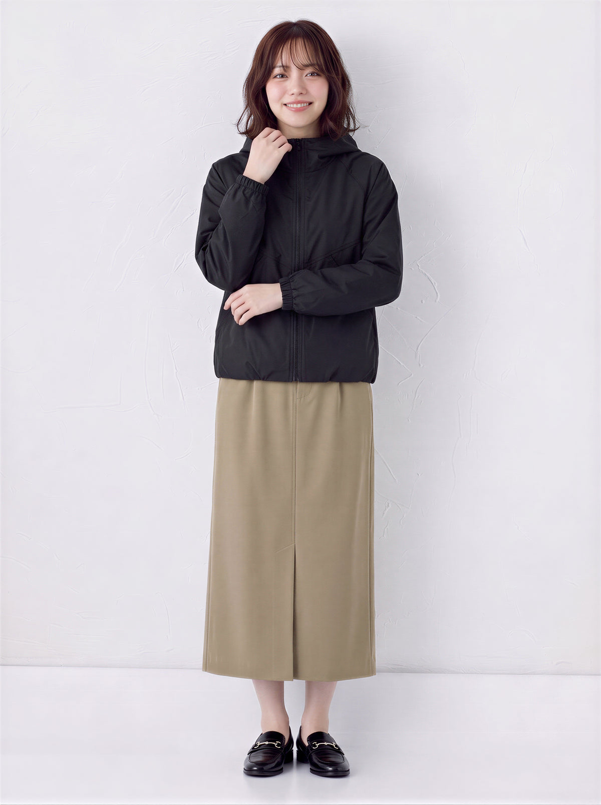 「秋季新品 」M-2XL 黑色短版拼接線條拉鍊連帽夾克