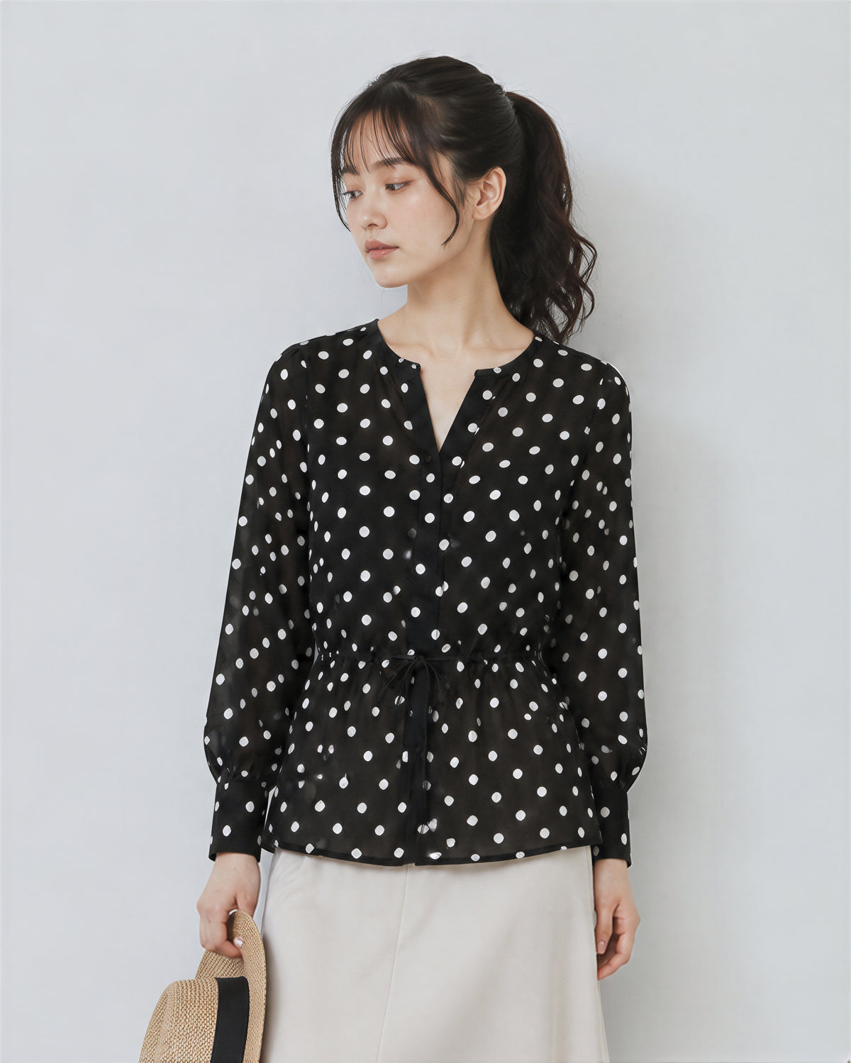 L-4XL 黑底白點收腰襯衫