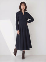 「兩色」「秋季新品 」 M-XL 收腰V領褶襉洋裝