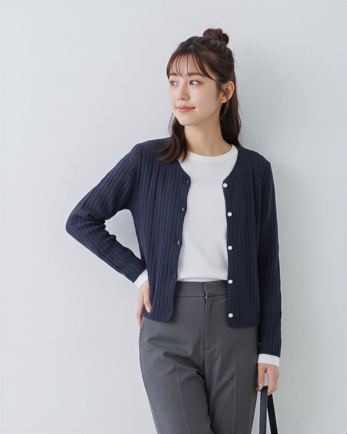 「秋季新品 」坑條立體紋針織開襟衫
