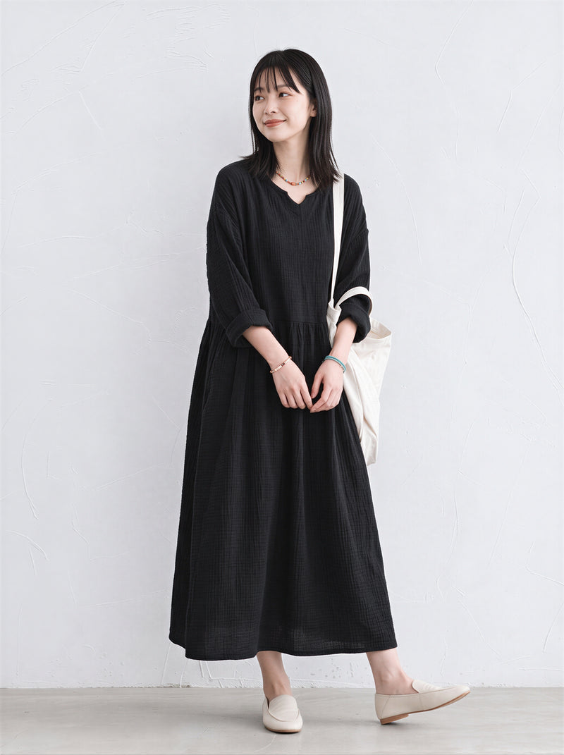 「秋季新品 」「兩色」寬鬆V領抓皺長版洋裝