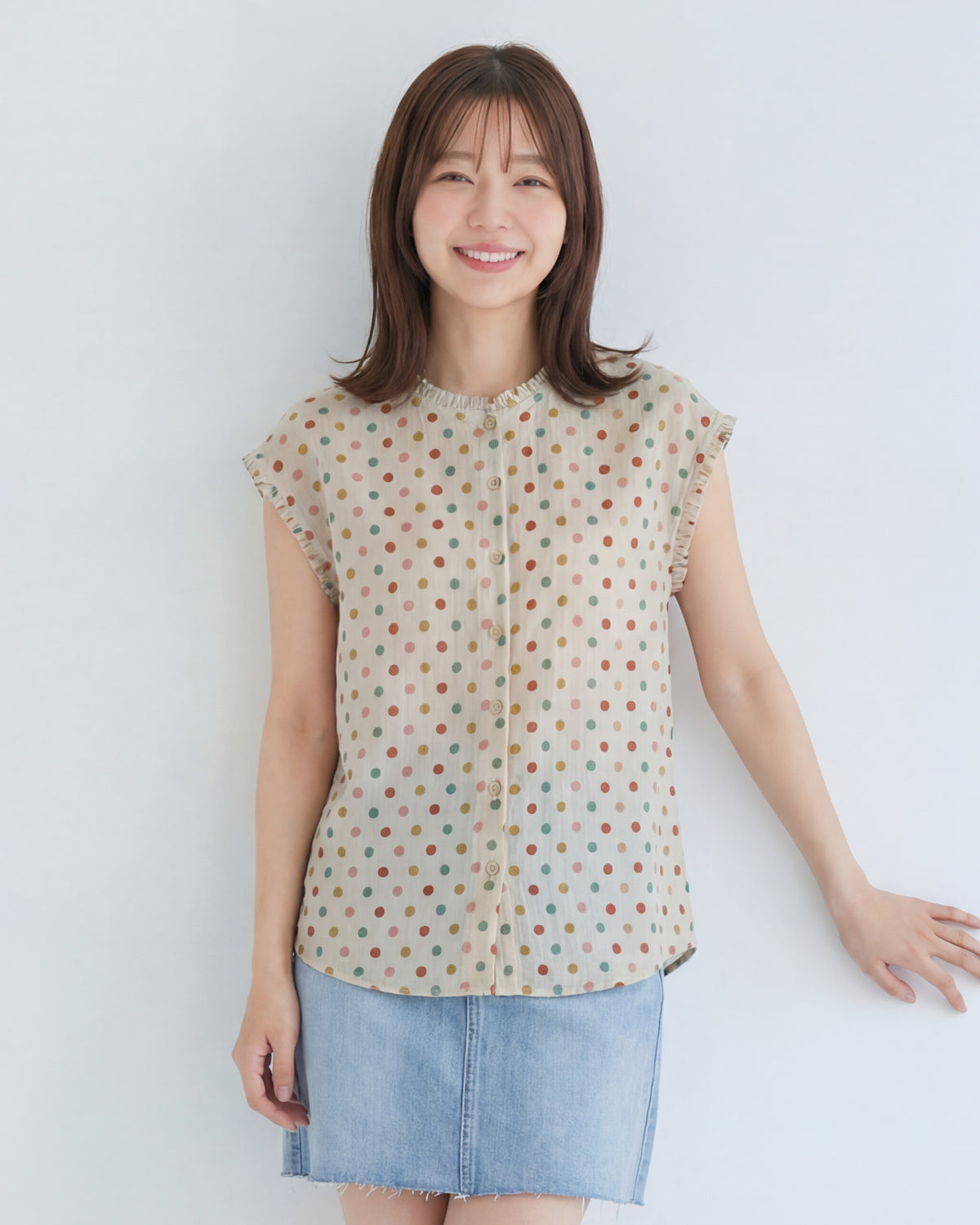 灰色波點木耳邊無袖襯衫
