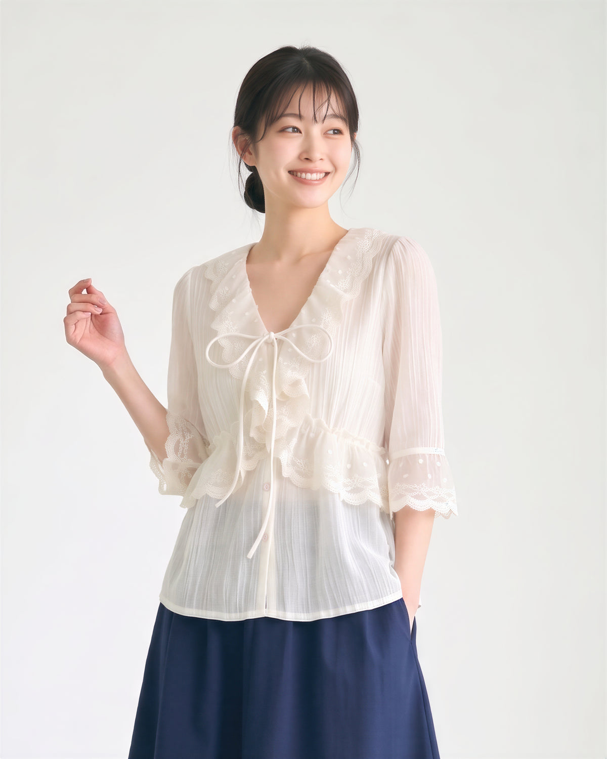 S-XL 秋日蕾絲荷葉邊綁帶長袖襯衫