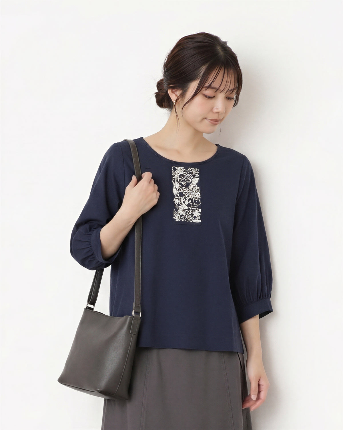 刺繡拼接燈籠袖T恤