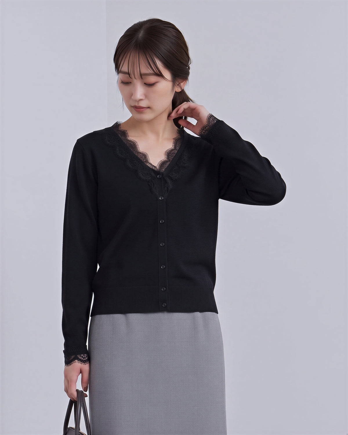 「秋季新品 」「兩色」蕾絲V領修身針織衫