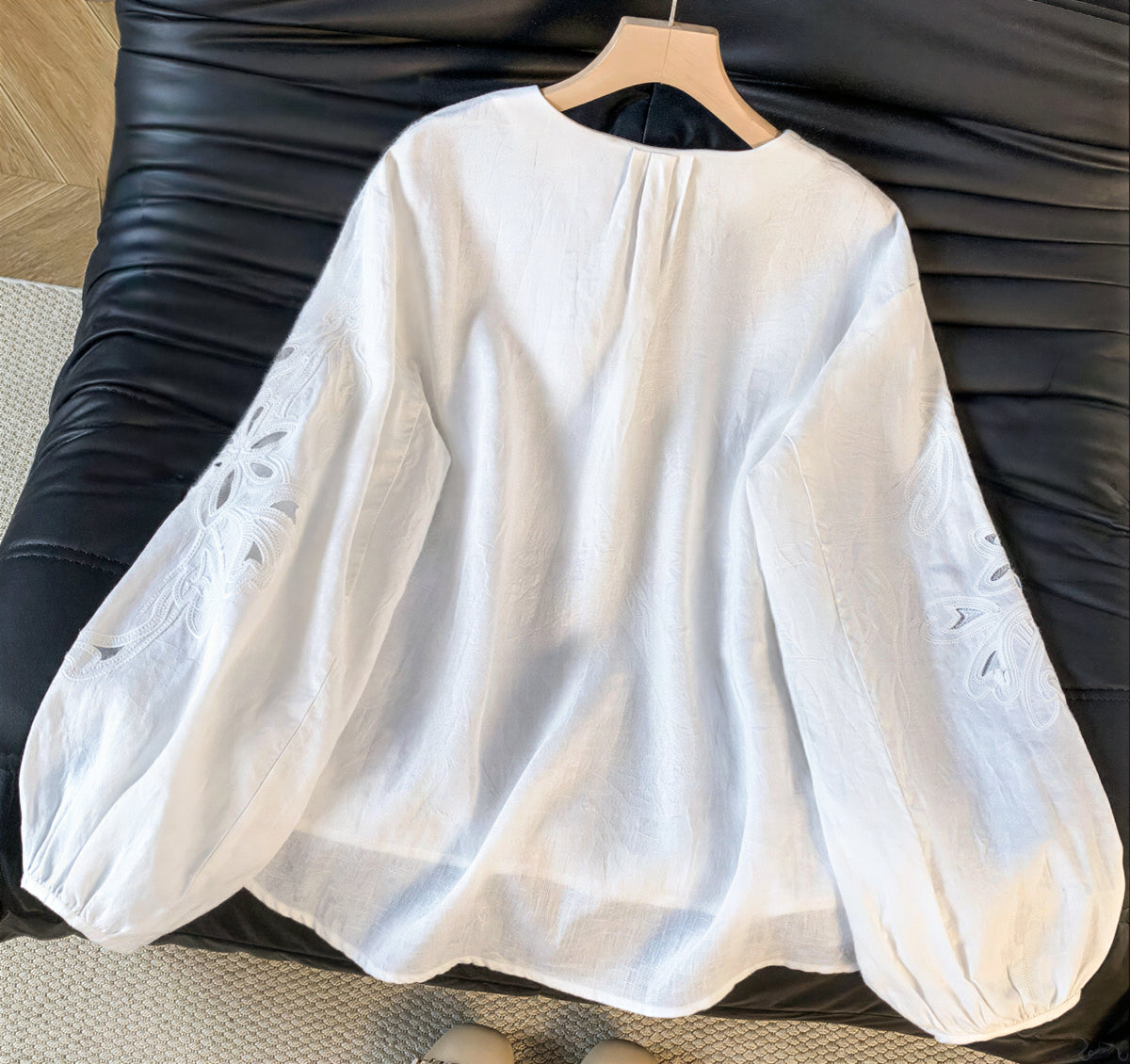 「秋季新品 」白色鏤空刺繡 | 燈籠袖襯衫