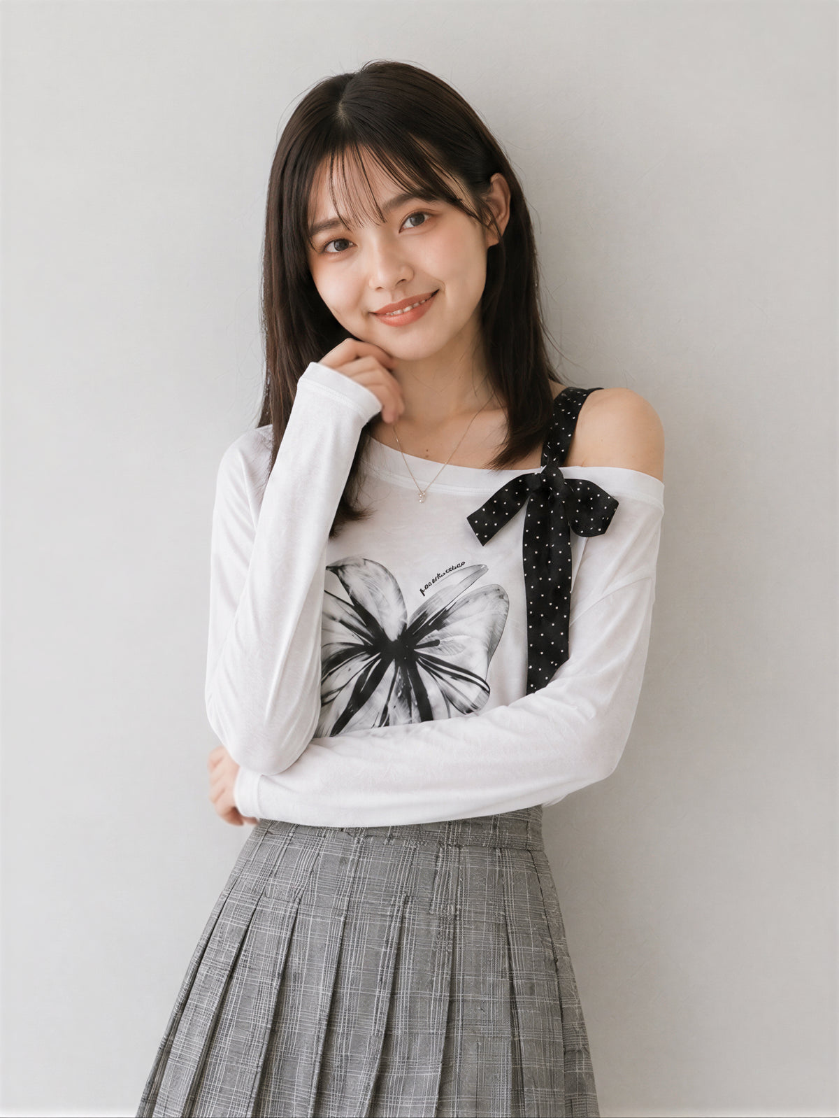 「兩色」M-2XL 露肩蝴蝶結印花長袖T恤